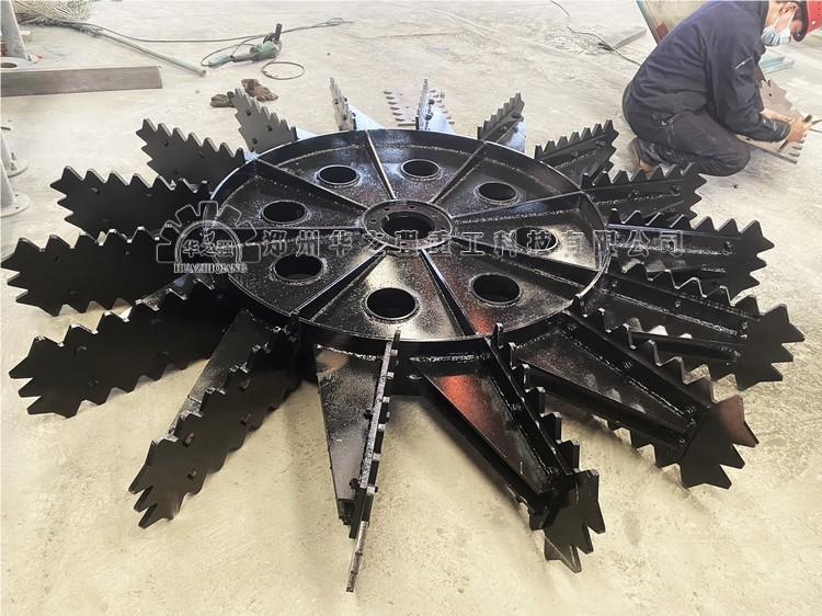一臺(tái)雞糞有機(jī)肥發(fā)酵翻拋機(jī)多少錢？